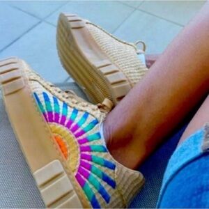 FARM Rio Rainbow Island Flatform Sneaker Natural Raffia Weave Sun 
Sz6 $220 MSRP